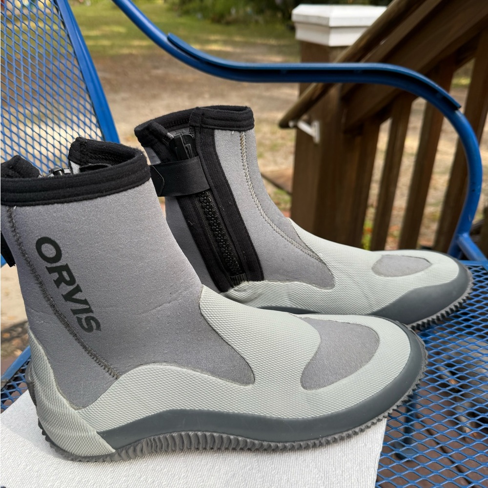 Orvis Gray and Black Zippered Boots Christmas Island water boot size 11